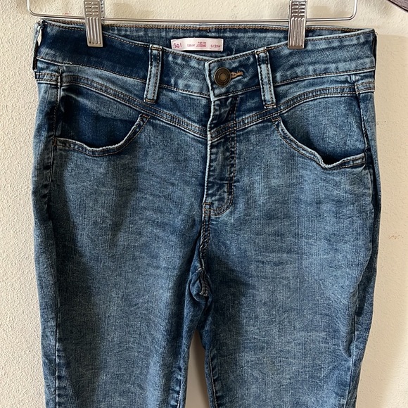 2/$25 SO High Rise Curvy Jeggings - Picture 3 of 11